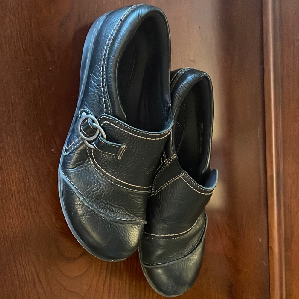 Comfy Black Clark’s Loafers size 8